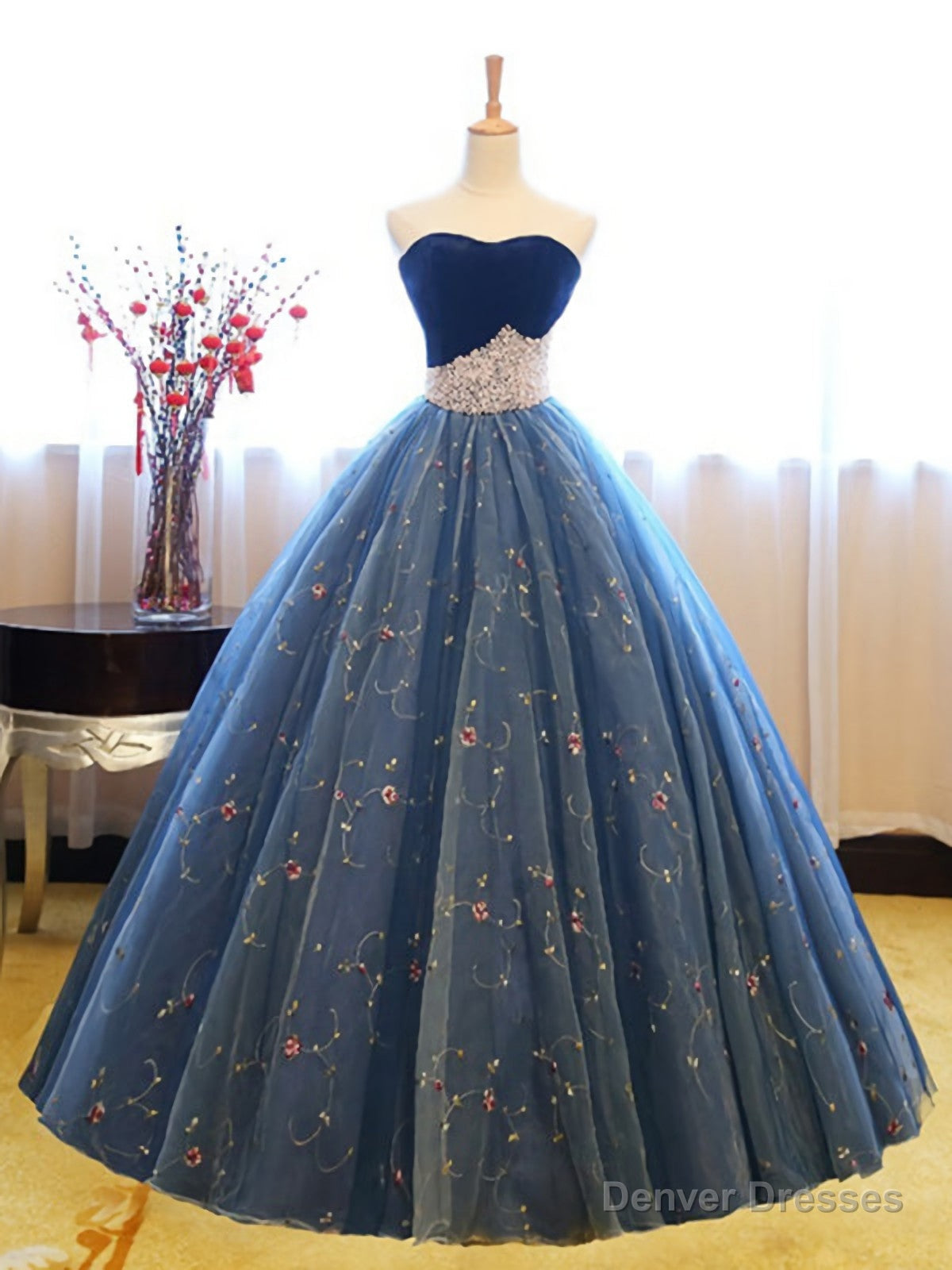 Strapless Sweetheart Blue Tulle Embroidery Flowers Exquisite 2025 Prom Dresses Main image
