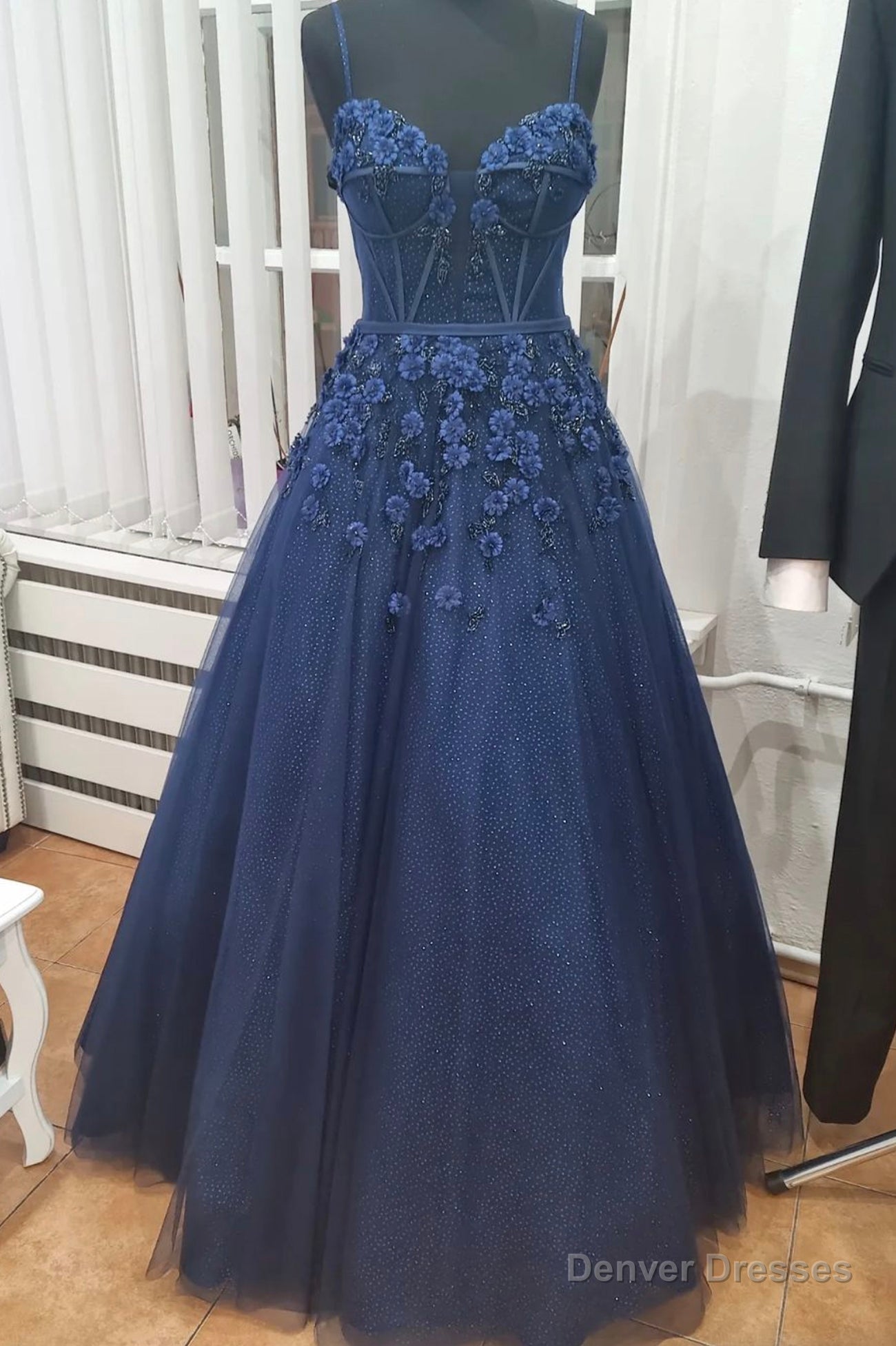 Blue Spaghetti Strap Tulle Appliqu篓娄d Long A-Line Prom Dress