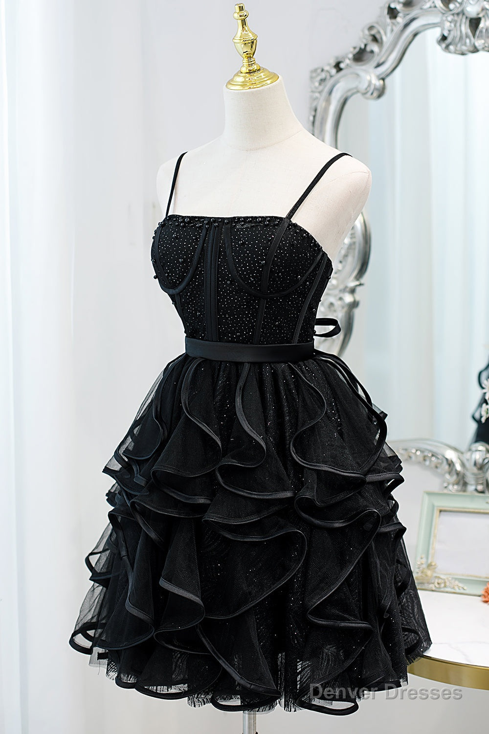 Black Sequins Spaghetti Straps Tulle Short Homecoming Dresses Main image