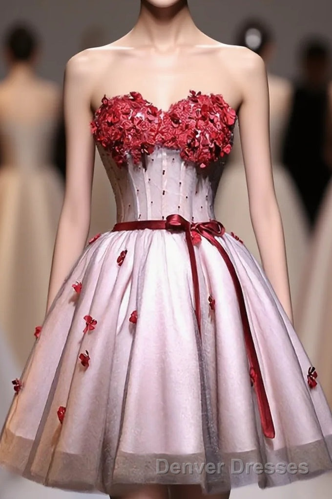 Red Sweetheart Neck Lace Short Prom Dress Main image