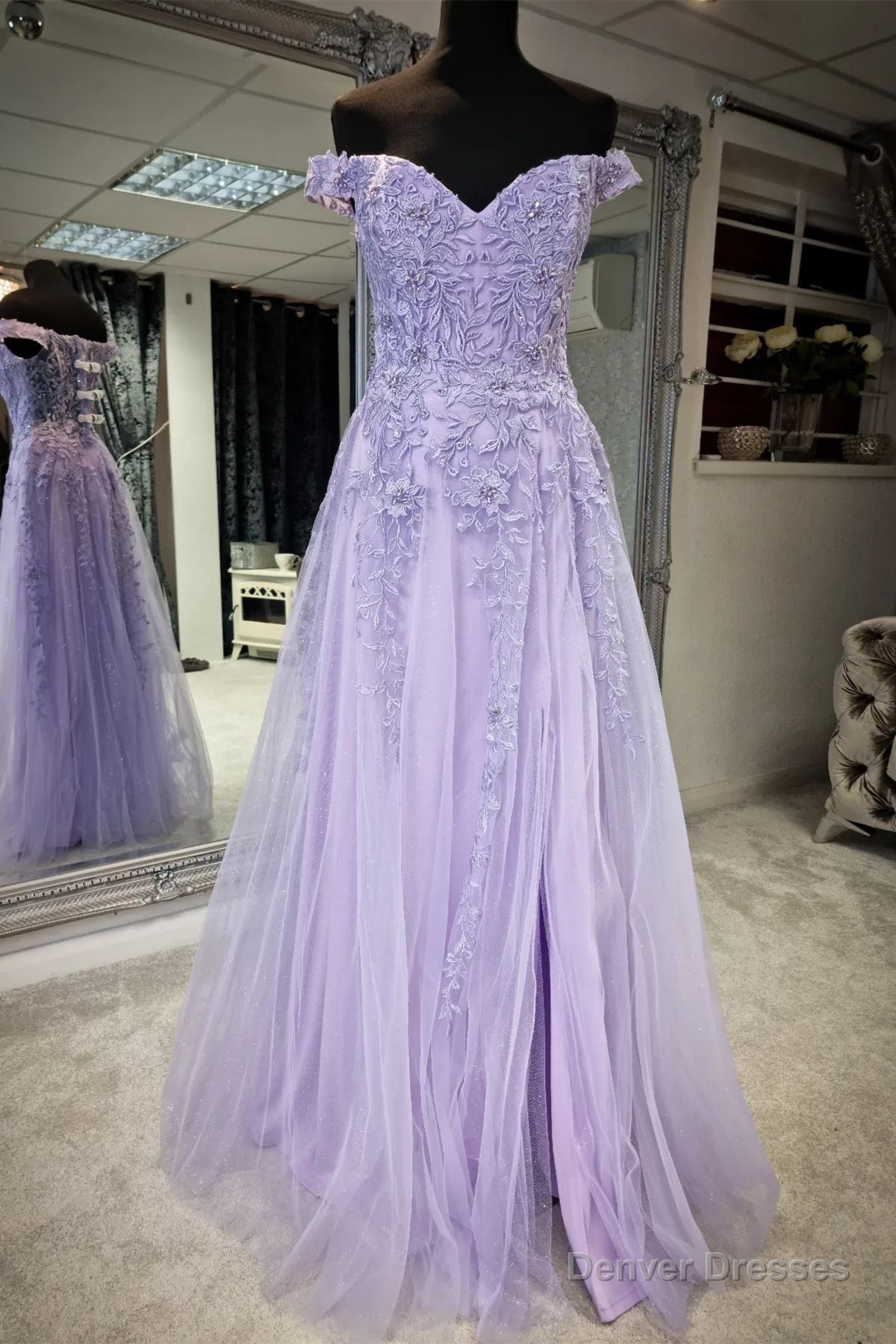 Lilac Off-the-Shoulder Appliques Tulle Long Prom Dress with Slit Main image