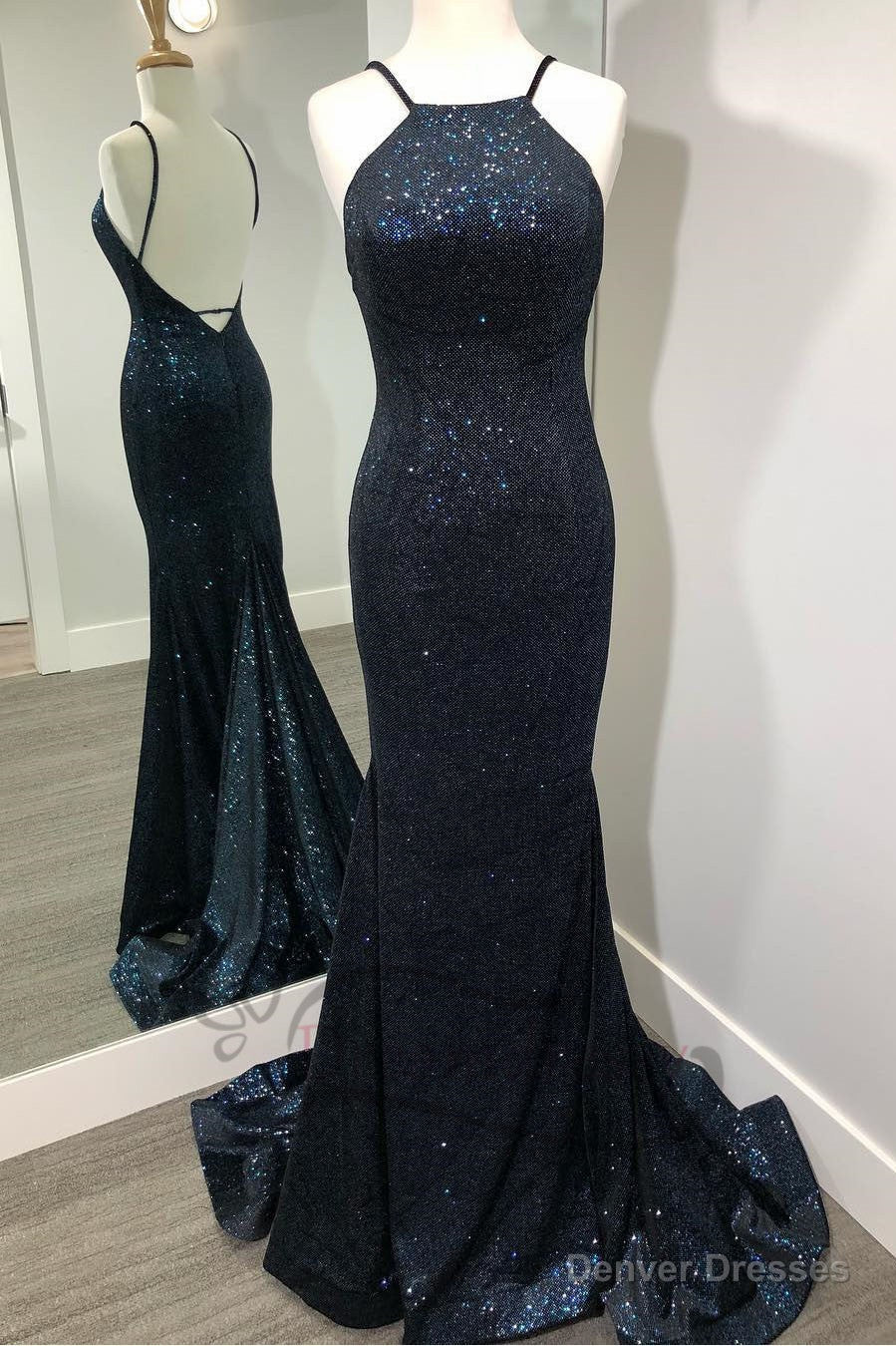 Luxurious Black Mermaid Long Prom Dress with Open Back Main image