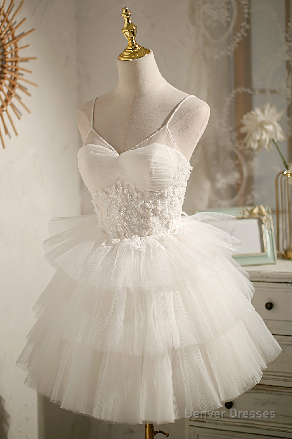 Ivory Spaghetti Straps Sequins Ball Gown Lace Appliques Short/Mini Homecoming Dresses Main image