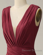 Burgundy Mermaid V-Neck Long Glitter Prom Dress With Pleating