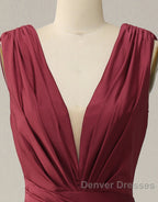 Burgundy Mermaid V-Neck Long Glitter Prom Dress With Pleating