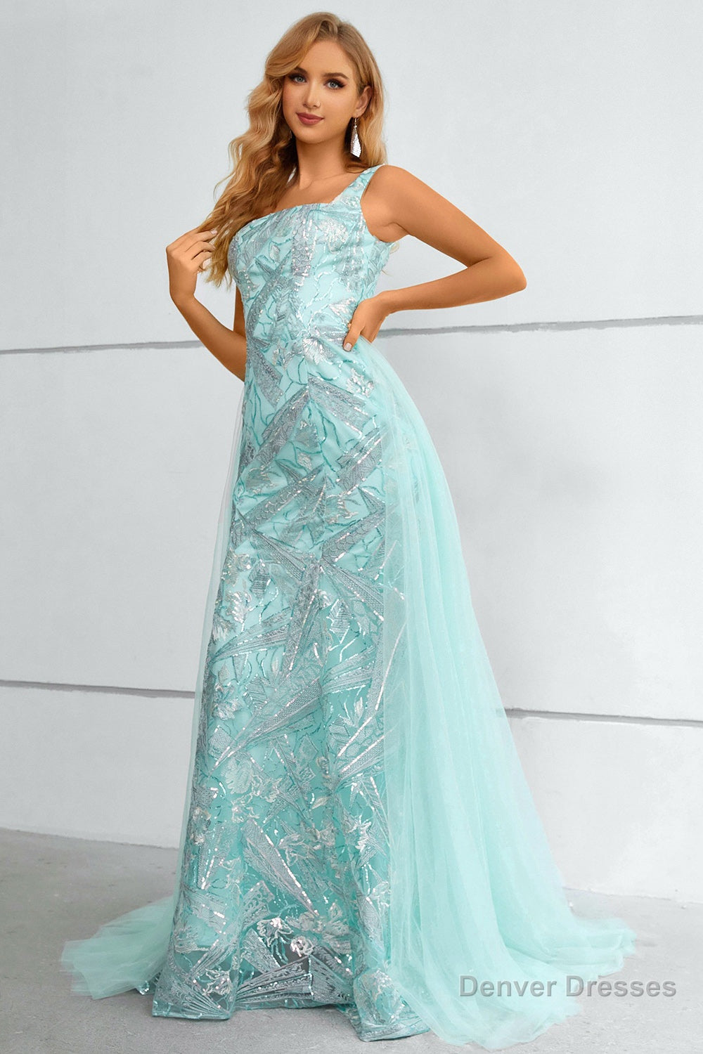 Green Square Neck Mermaid Sequined Prom Dress With Detachable Train