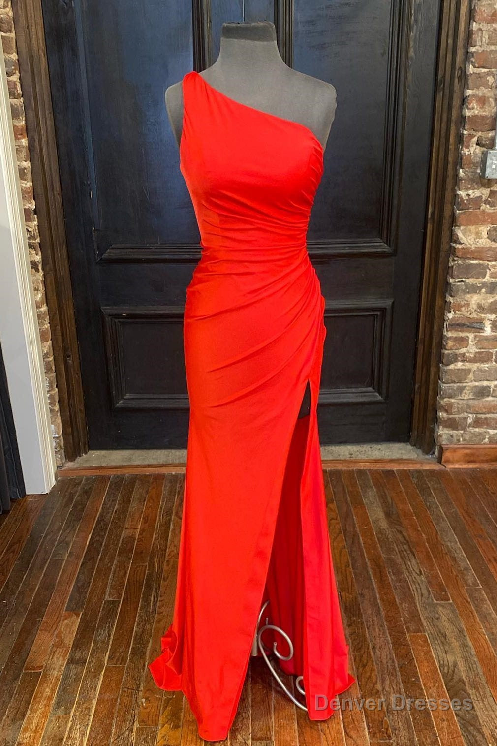 One Shoulder Red Mermaid Long Prom Dress with Slit Main image