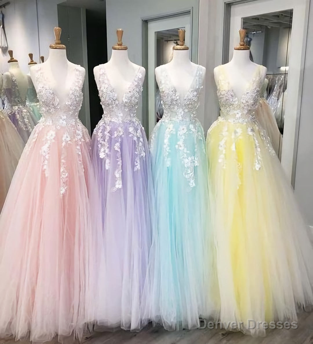 F0187 Floor Length Tulle V Neck Prom Dresses With Appliques Main image