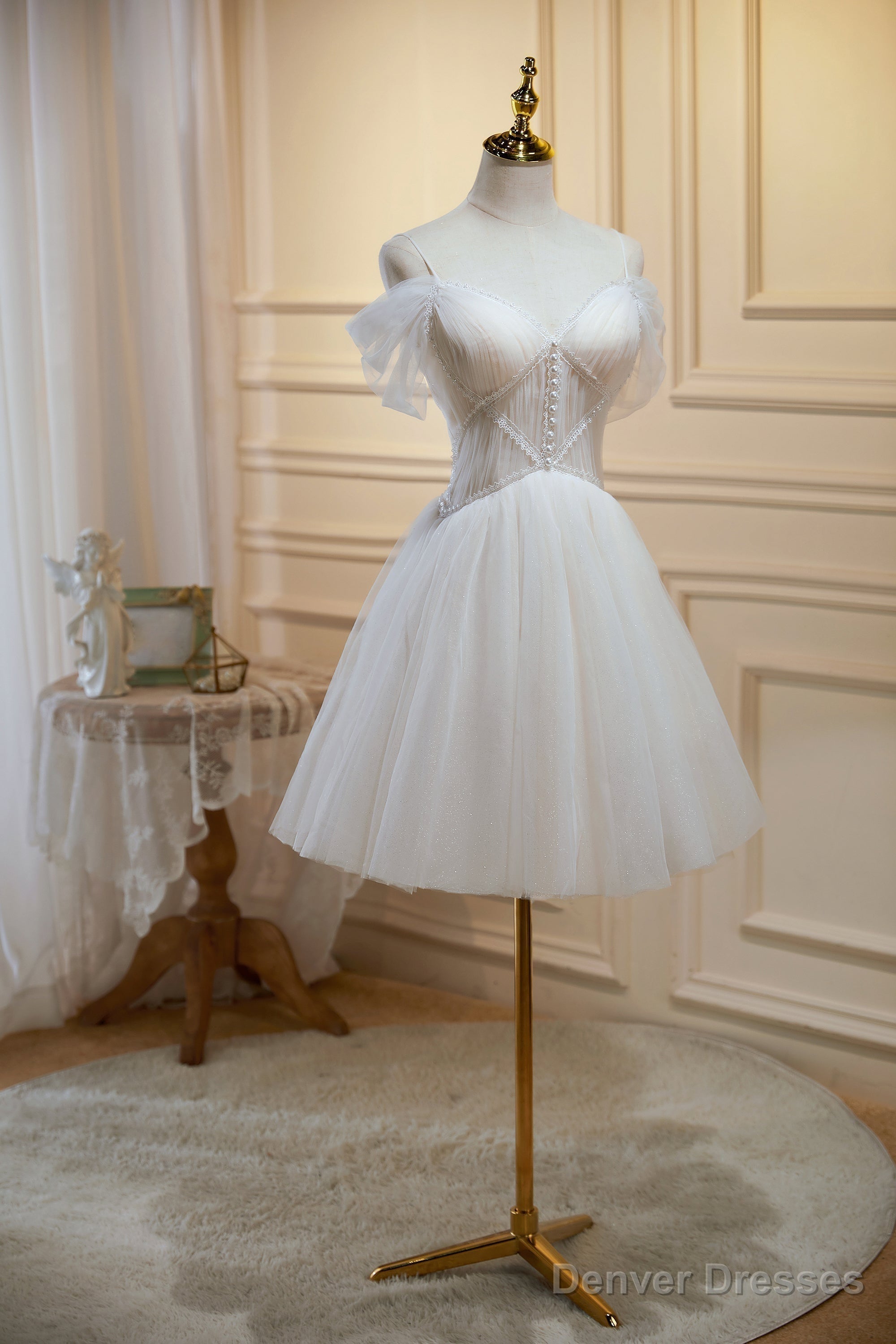 Cute Spaghetti Straps V Neck Tulle Short Homecoming Dresses Secondary image