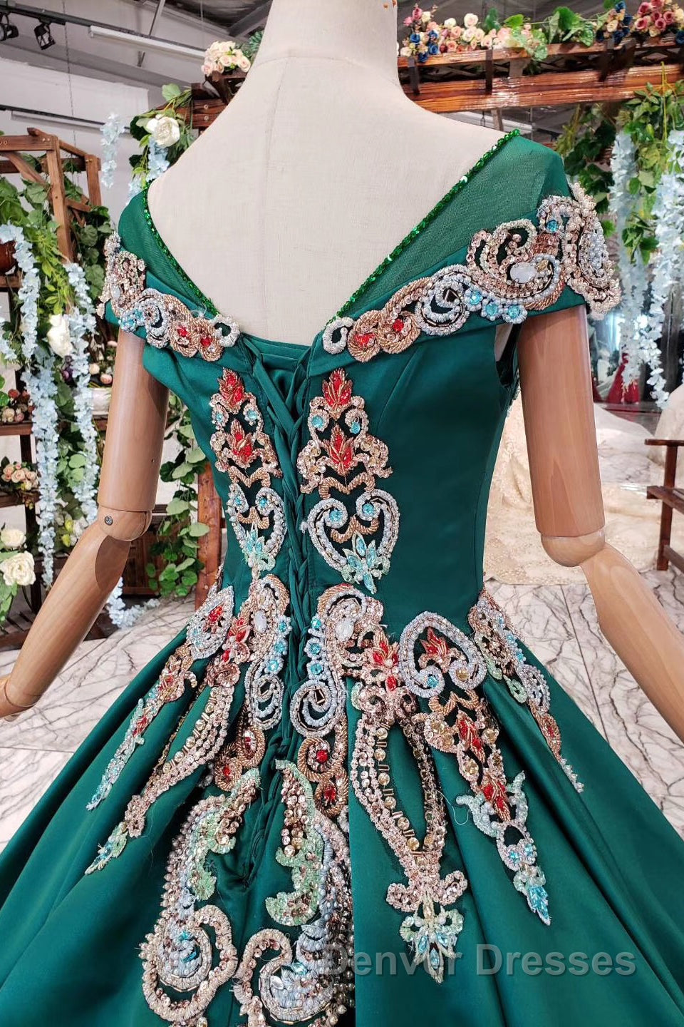Luxury Green Round Neck Short Sleeves Prom Dress with Beading