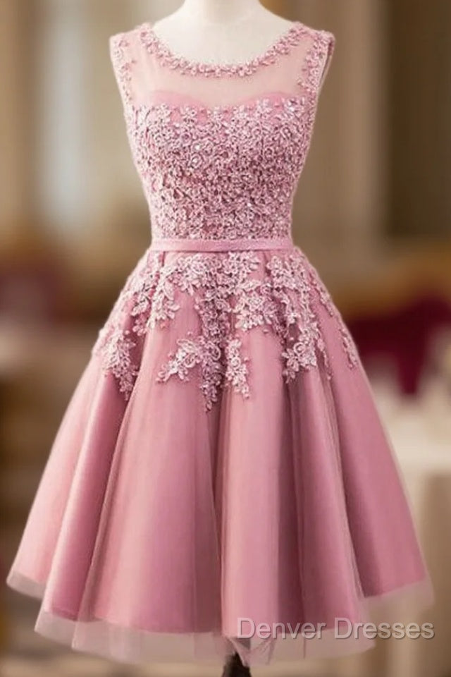 A-Line Crew Knee-Length Tulle Homecoming Dress With Appliques Main image