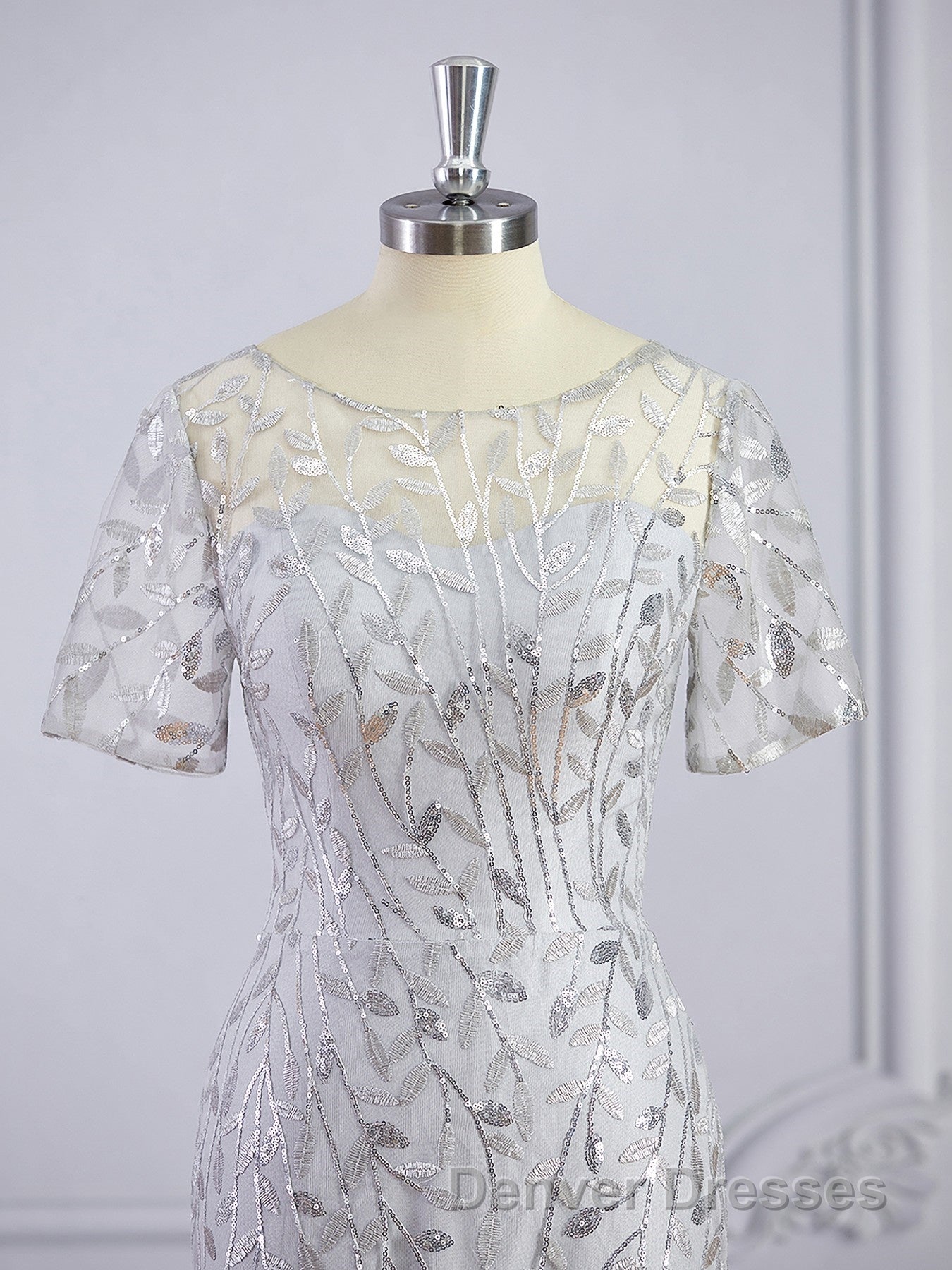 A-Line/Princess Bateau Floor-Length Tulle Mother of the Bride Dress With Ruffles