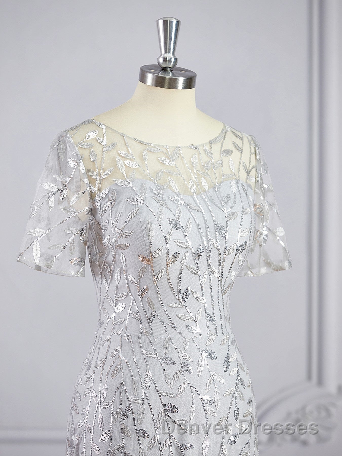 A-Line/Princess Bateau Floor-Length Tulle Mother of the Bride Dress With Ruffles