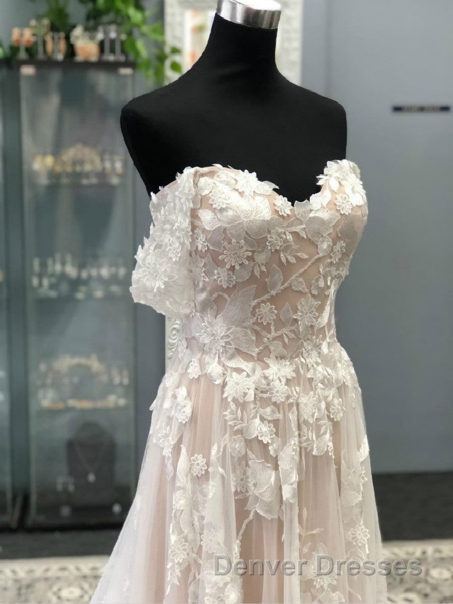 A-Line/Princess Off-the-Shoulder Court Train Tulle Wedding Dress With Appliques Lace