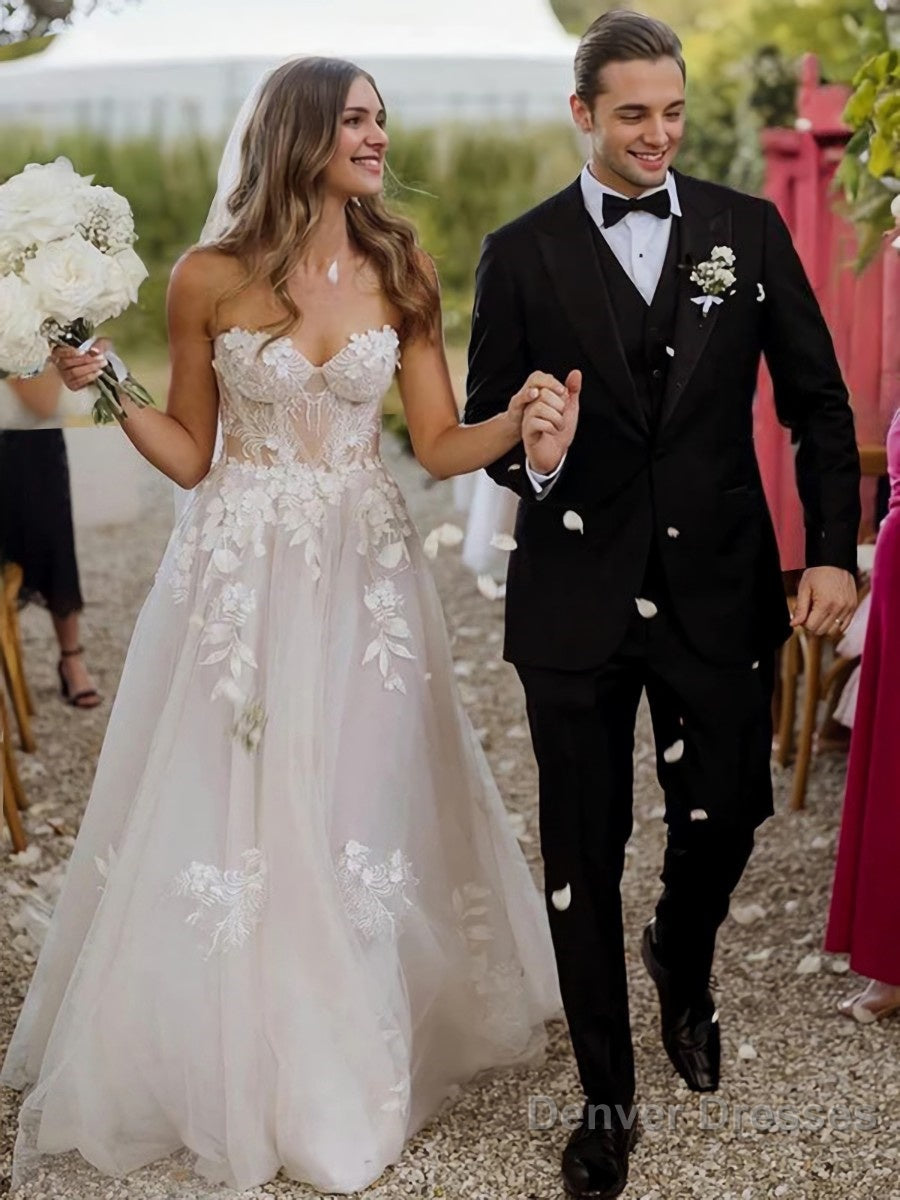 A-Line/Princess Sweetheart Sweep Train Tulle Wedding Dresses With Appliques Lace Main image