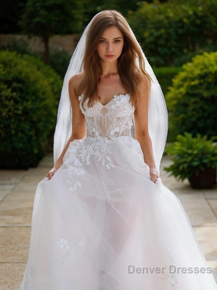 A-Line/Princess Sweetheart Sweep Train Tulle Wedding Dresses With Appliques Lace