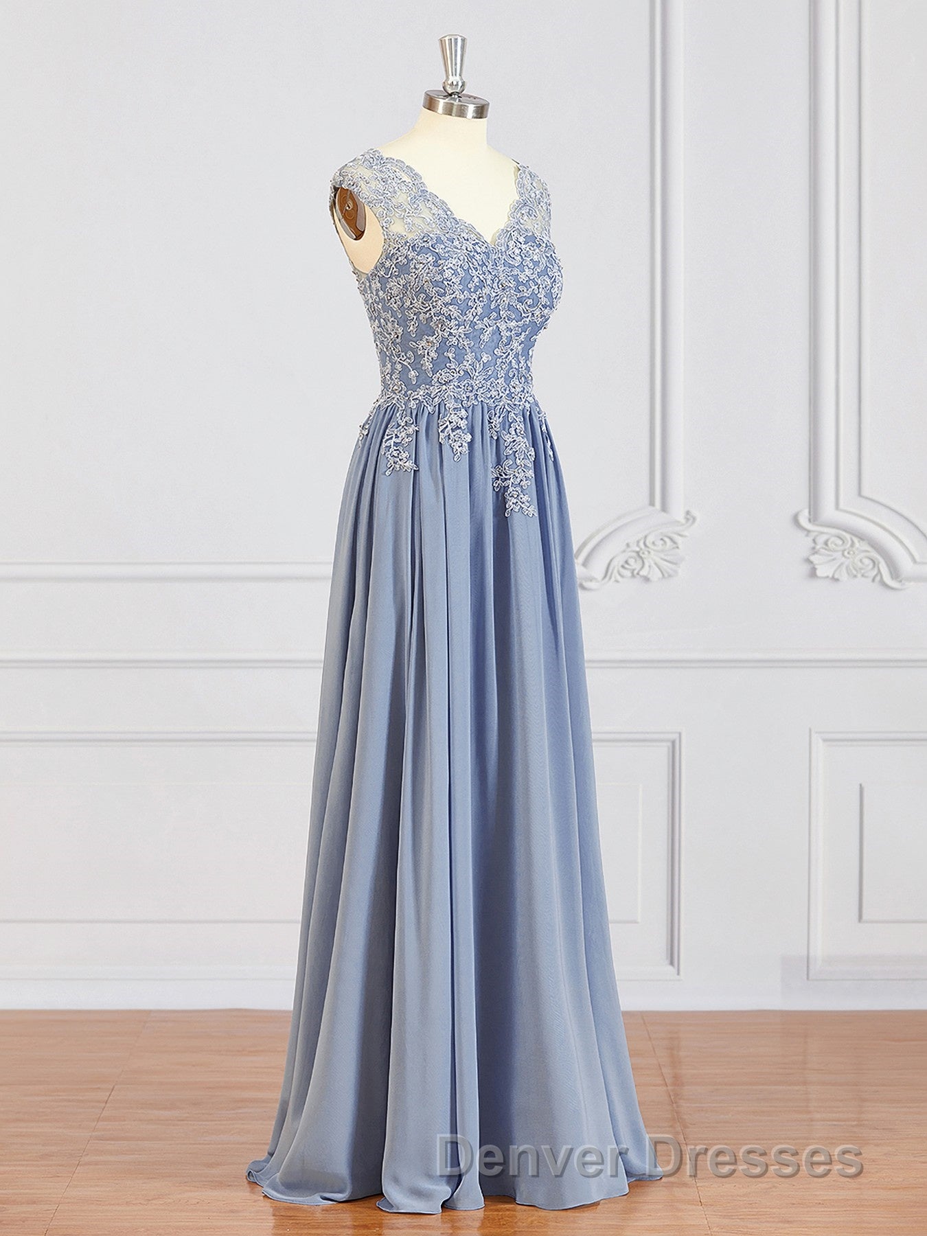 A-Line/Princess V-neck Floor-Length Chiffon Mother of the Bride Dress With Appliques Lace