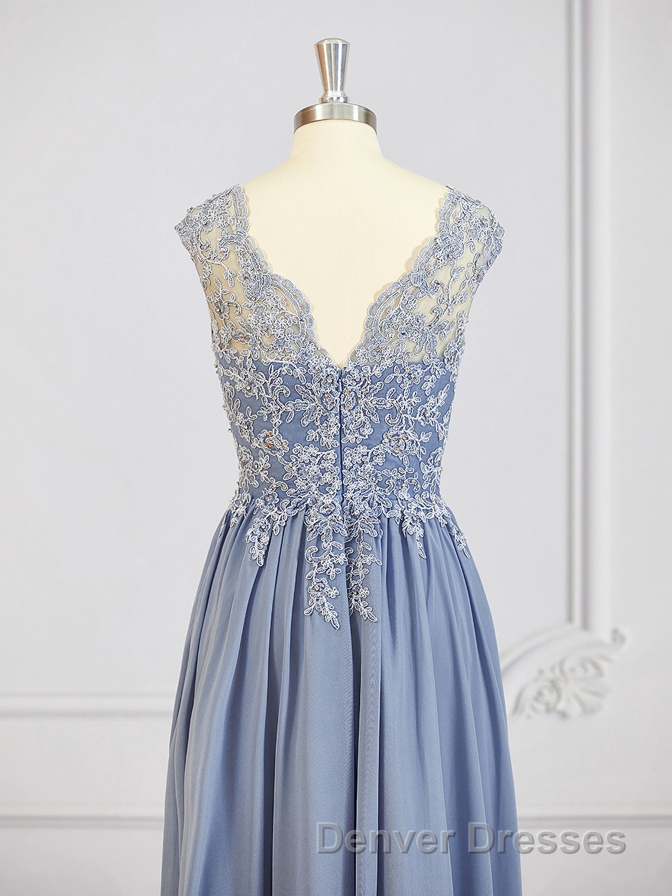 A-Line/Princess V-neck Floor-Length Chiffon Mother of the Bride Dress With Appliques Lace