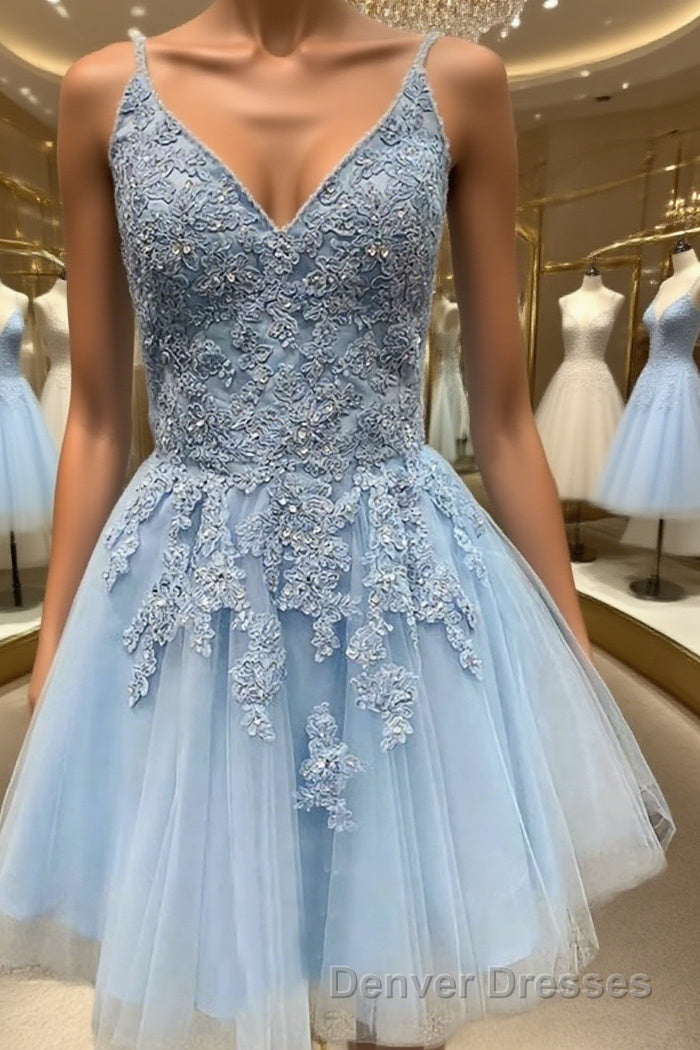 A-Line/Princess V-neck Short/Mini Tulle Homecoming Dress With Appliques Lace Main image
