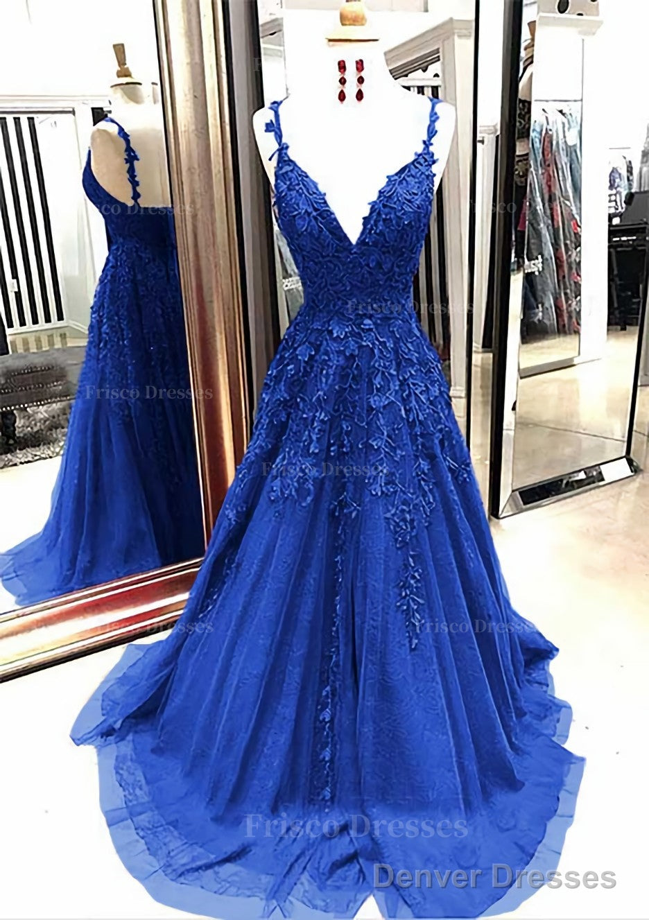 A-line/Princess V Neck Sleeveless Sweep Train Tulle Prom Dresses With Appliqued Secondary image