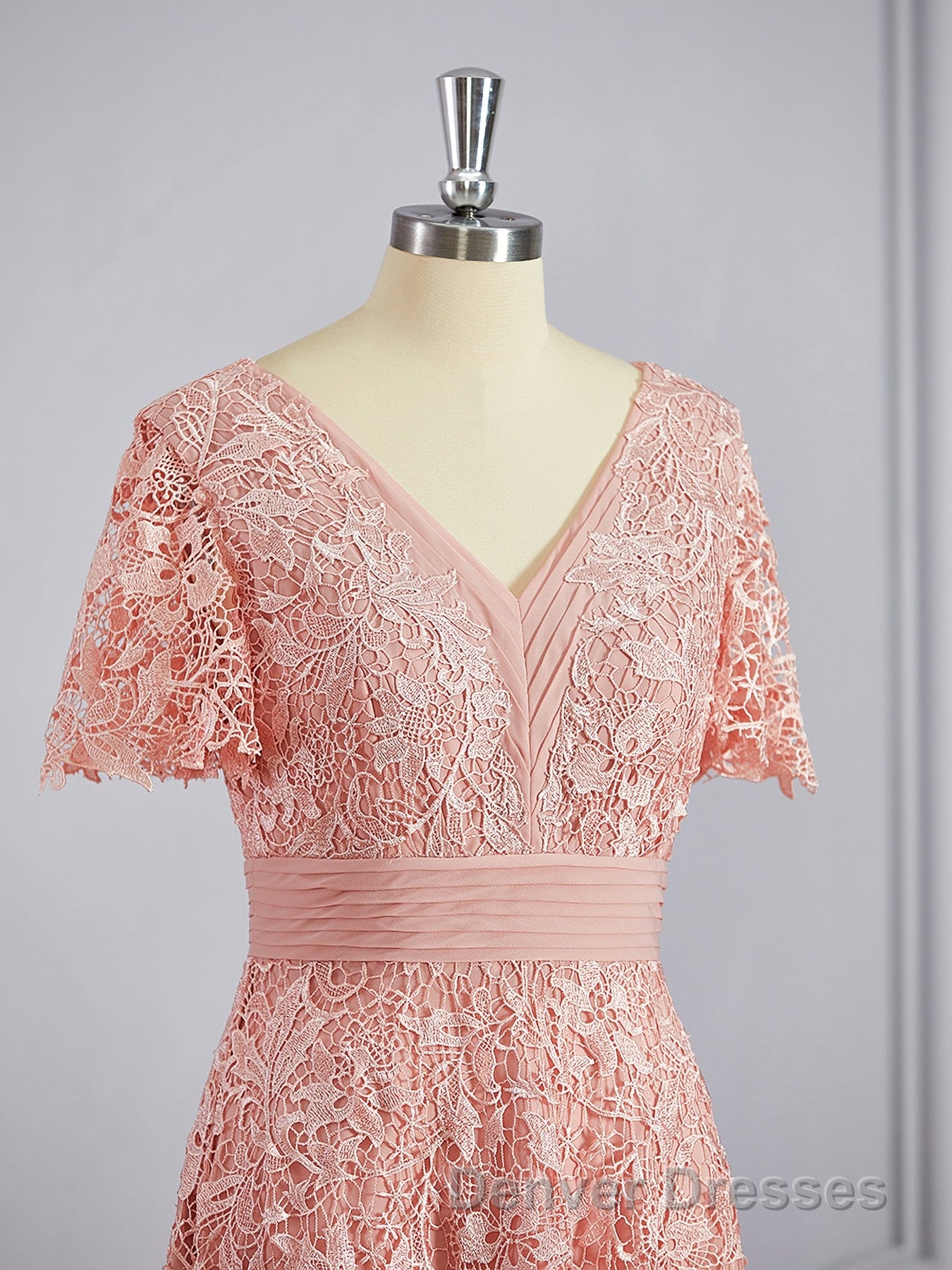A-Line/Princess V-neck Tea-Length Chiffon Mother of the Bride Dress With Appliques Lace