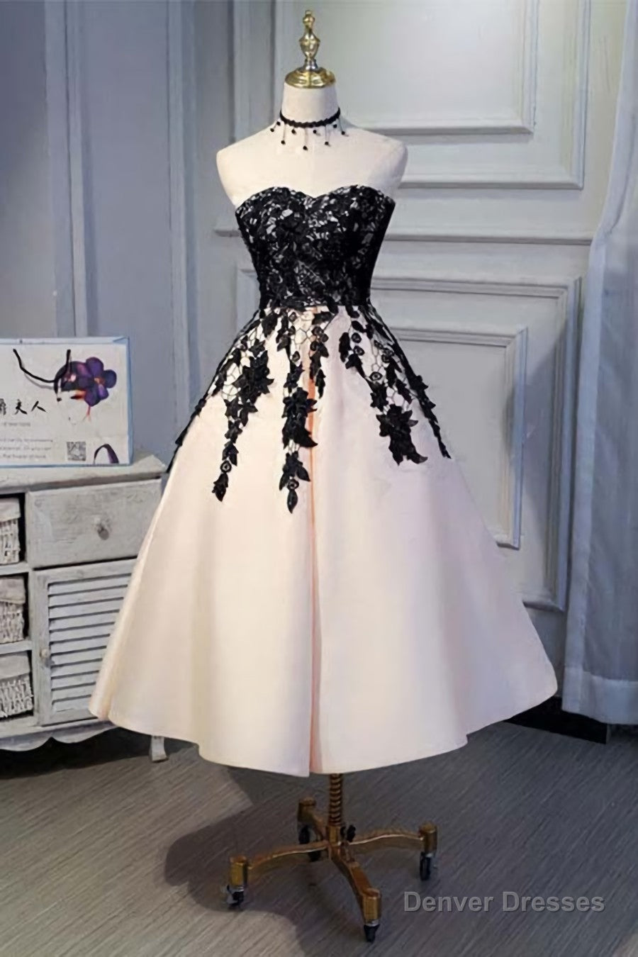 A-line Satin Short Prom Dresses,Homecoming Dress with Black Lace Main image