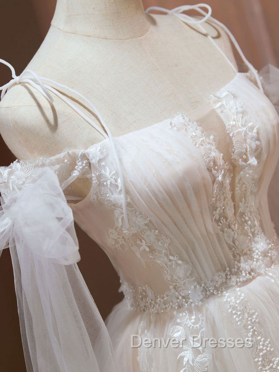 A Line Tulle Short Champagne Prom Dress, Off Shoulder Lace Puffy Homecoming Dress