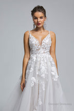 A-Line Tulle V-Neck Lace Beaded Flower Wedding Dresses