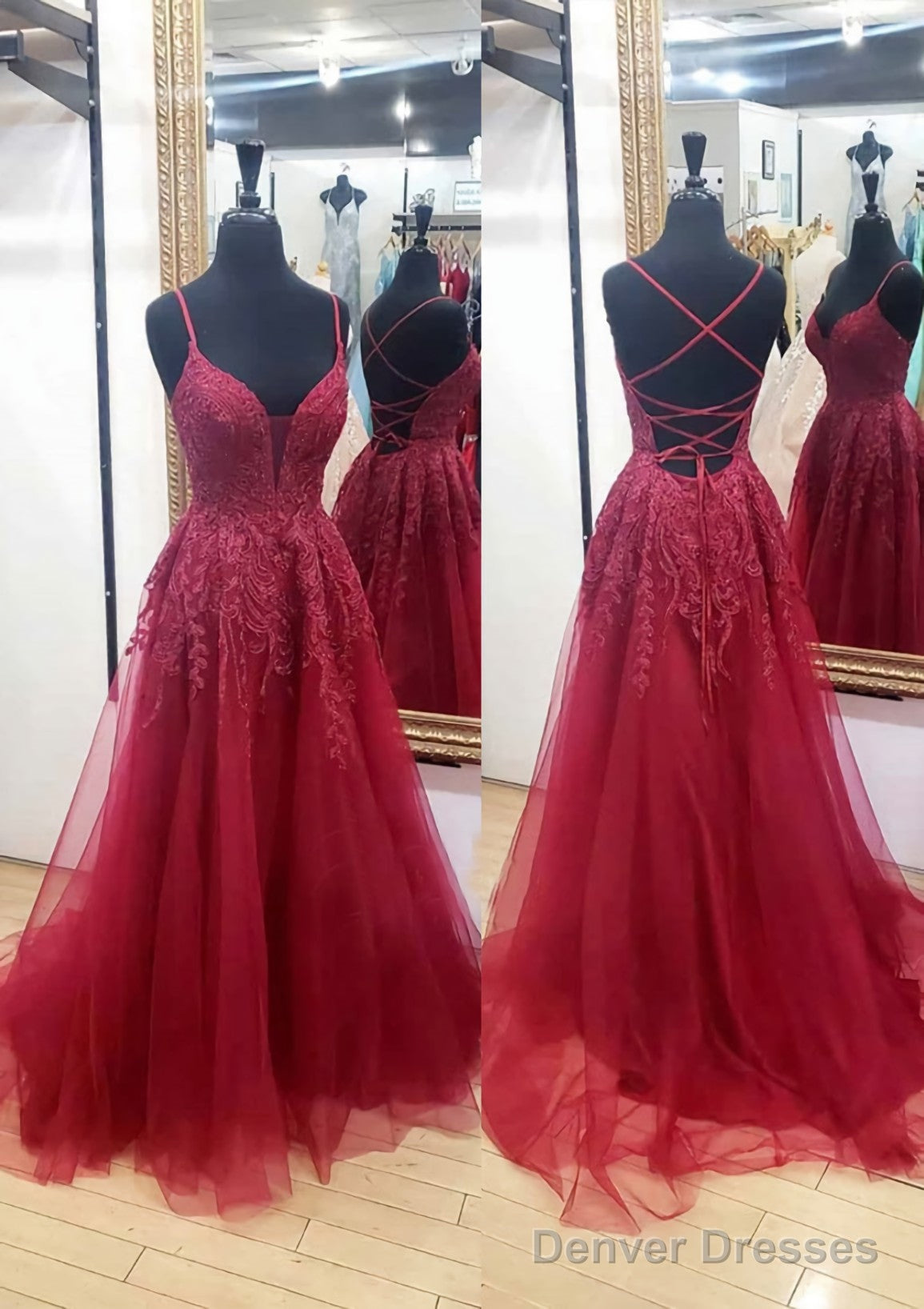 A-line V Neck Sleeveless Chapel Train Tulle Prom Dresses With Appliqued Lace Main image