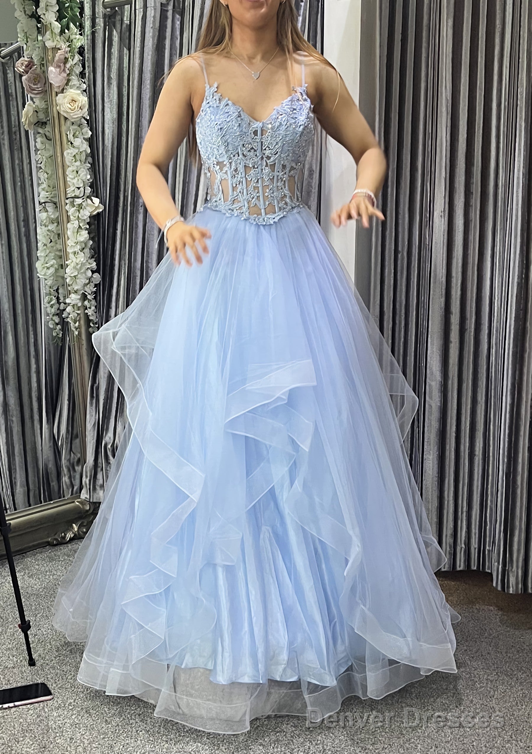 A-line V Neck Sleeveless Long/Floor-Length Tulle Charmeuse Prom Dresses With Appliqued Lace Main image