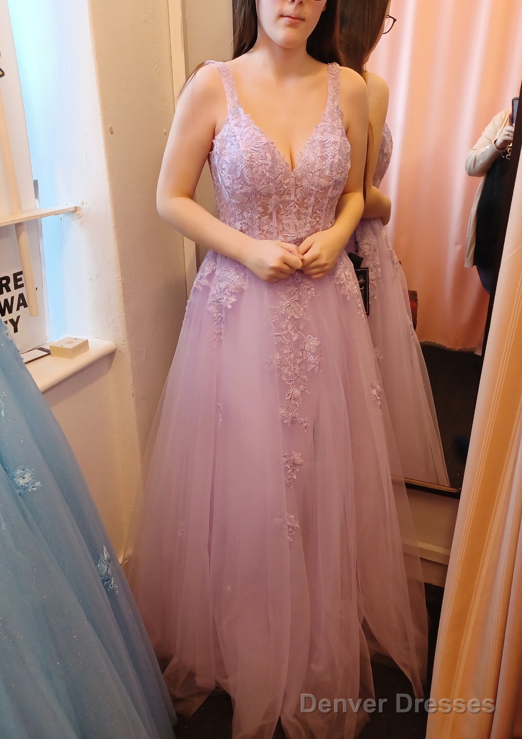 A-line V Neck Sleeveless Long/Floor-Length Tulle Prom Dresses With Appliqued Lace Main image