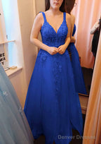 A-line V Neck Sleeveless Long/Floor-Length Tulle Prom Dresses With Appliqued Lace