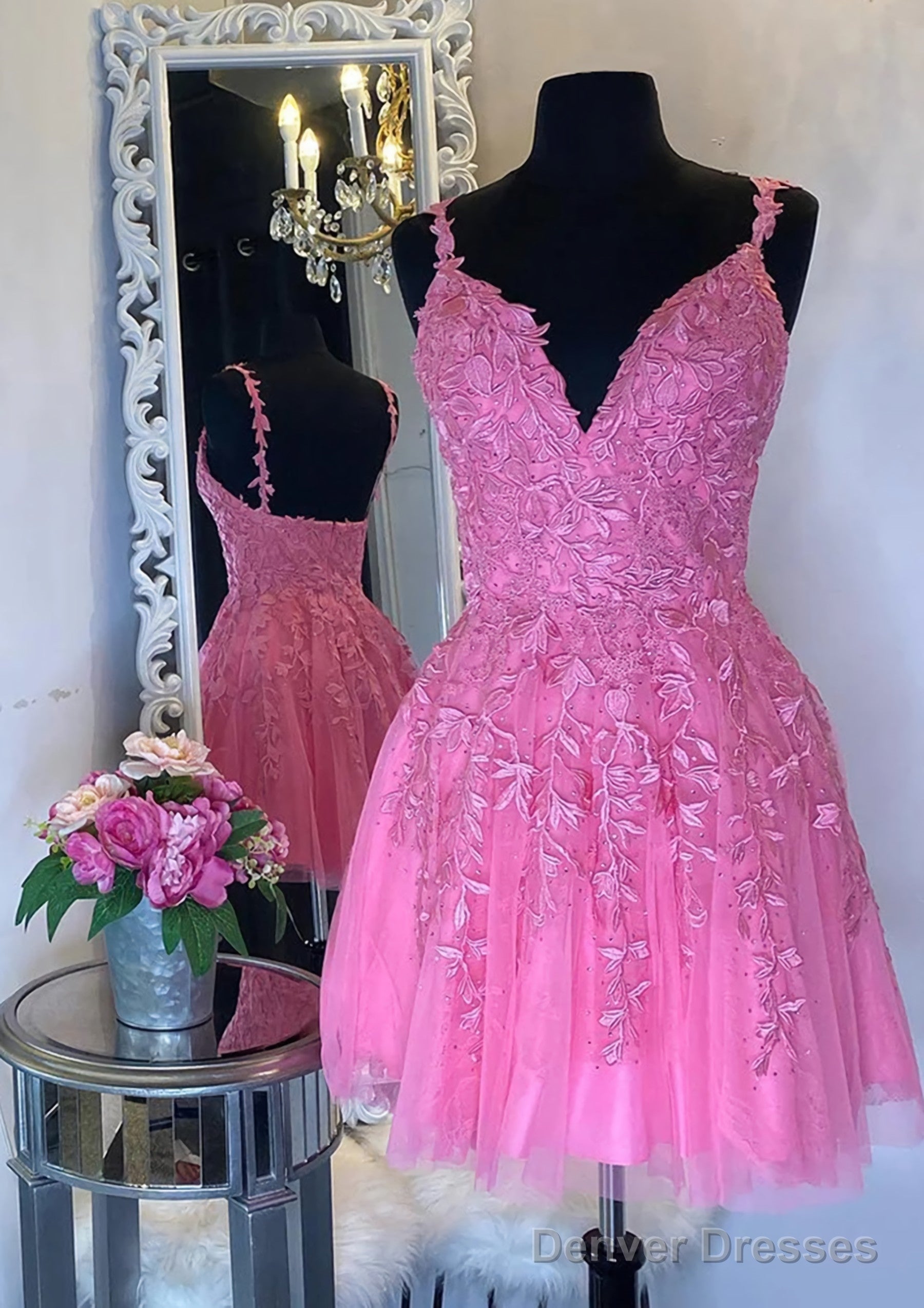 A-line V Neck Sleeveless Short/Mini Tulle Homecoming Dresses with Appliqued Beading Main image