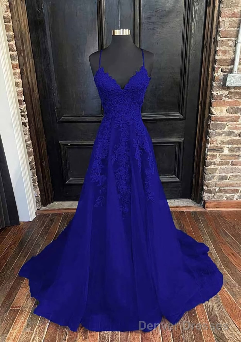 A-line V Neck Spaghetti Straps Sweep Train Tulle Prom Dresses With Appliqued