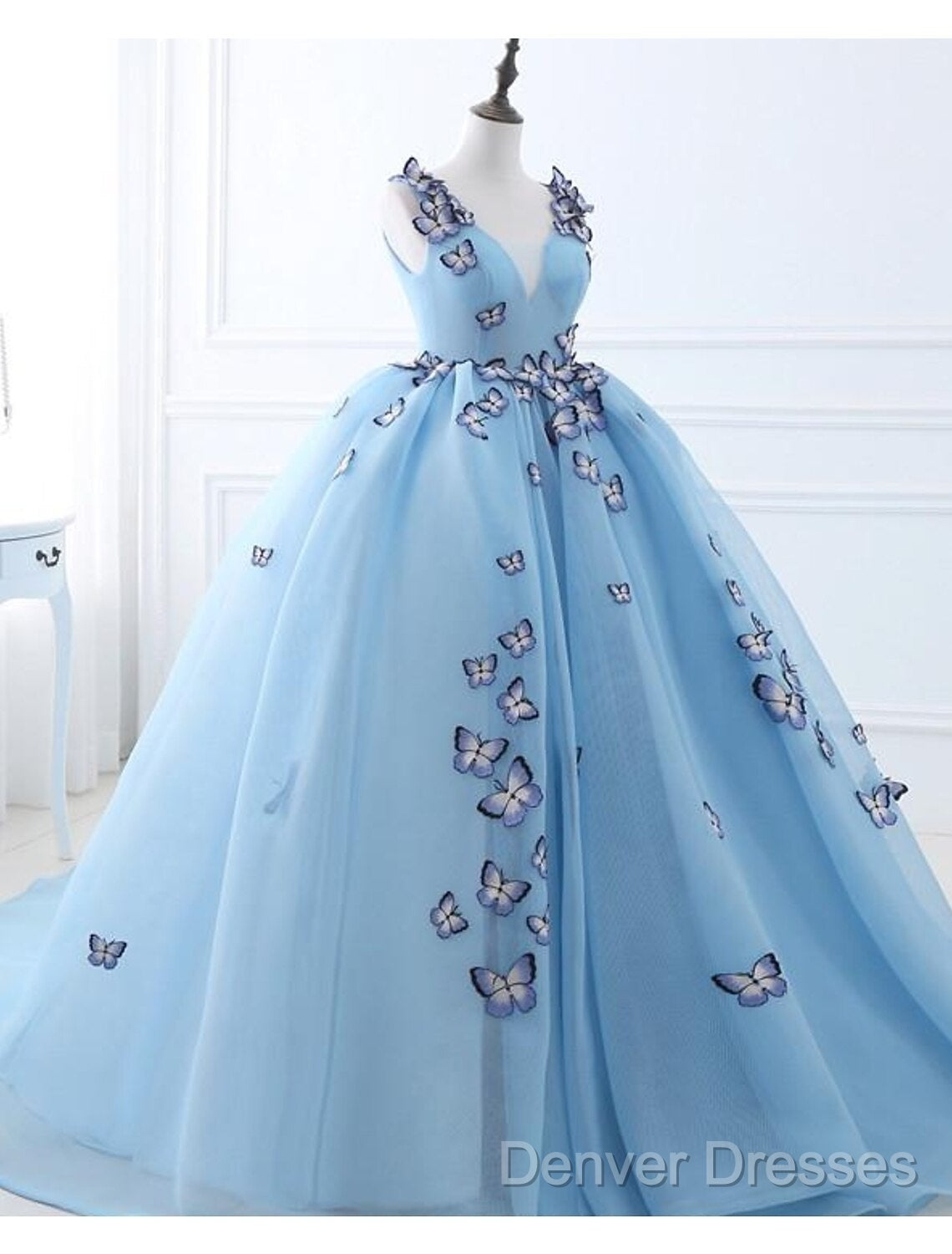 Ball Gown Prom Dress Luxurious Dress Engagement Court Train Sleeveless V Neck Tulle With Pleats Appliques 2