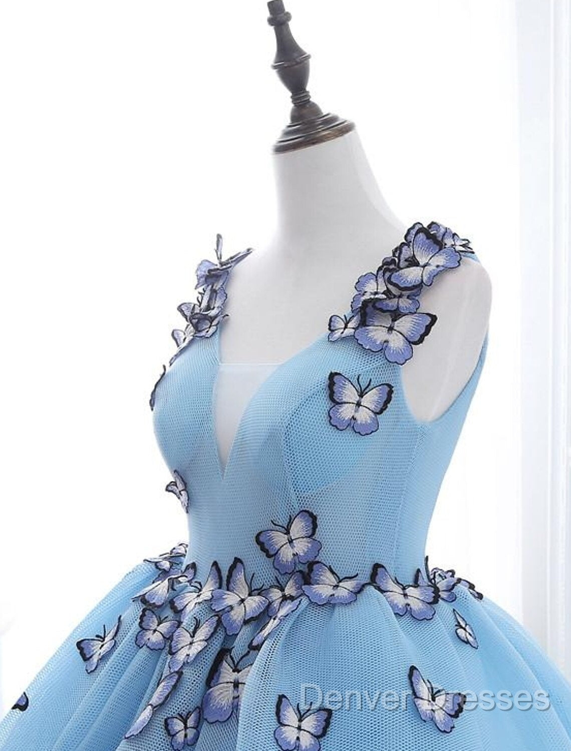 Ball Gown Prom Dress Luxurious Dress Engagement Court Train Sleeveless V Neck Tulle With Pleats Appliques 2