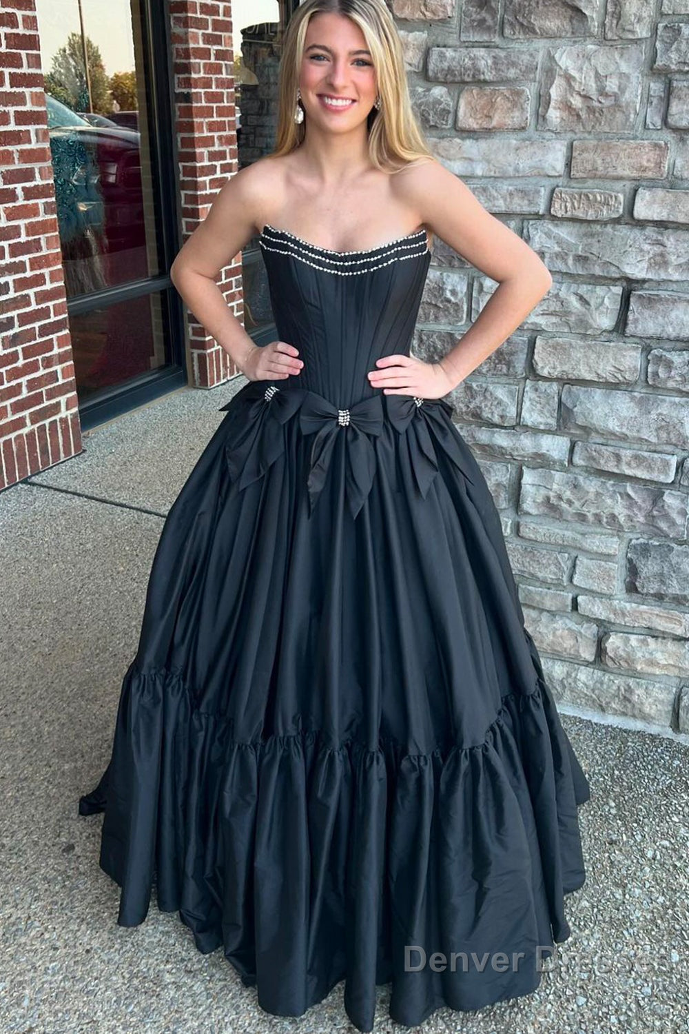 Ball Gown Scoop Neck Satin Long Prom Dresses with Beading Main image