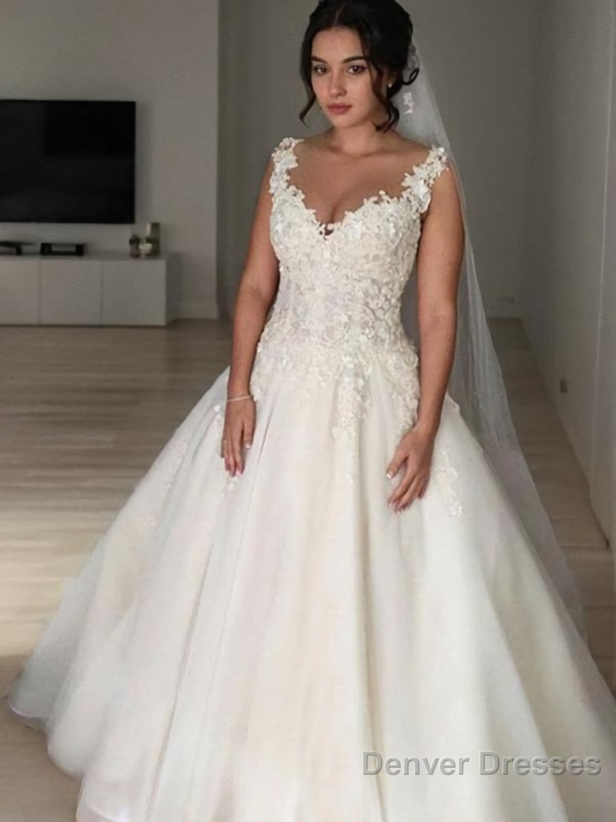 Ball Gown V-neck Court Train Tulle Wedding Dresses With Appliques Lace Main image