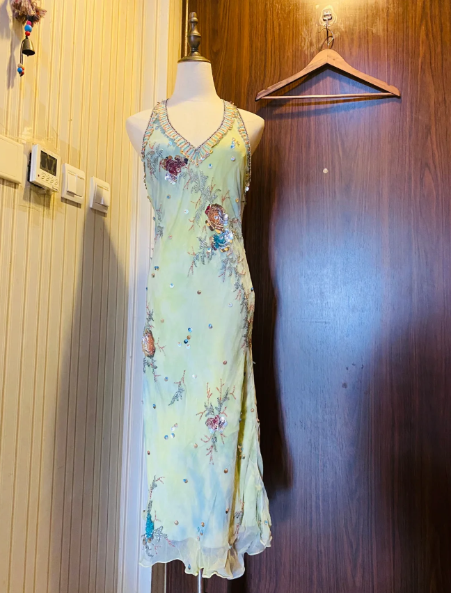 Beautiful Halter Neck Backless Sequined Beaded Chiffon Prom Dress Evening Dress Secondary image