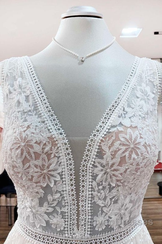 Beautiful Long A-Line Lace Appliques Tulle Open Back Wedding Dress