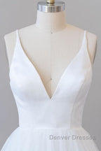 Beautiful V-neck Tulle A-line Wedding Dress