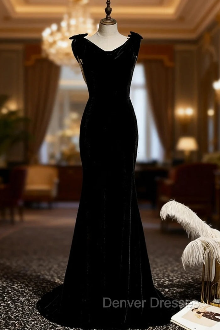 Black Mermaid Velvet V-neck Backless Pearls Prom Dress Main image
