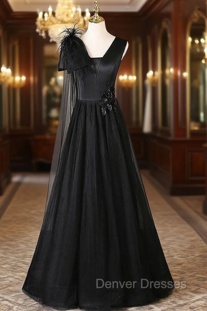 Black Tulle V-neck Appliques Prom Dress