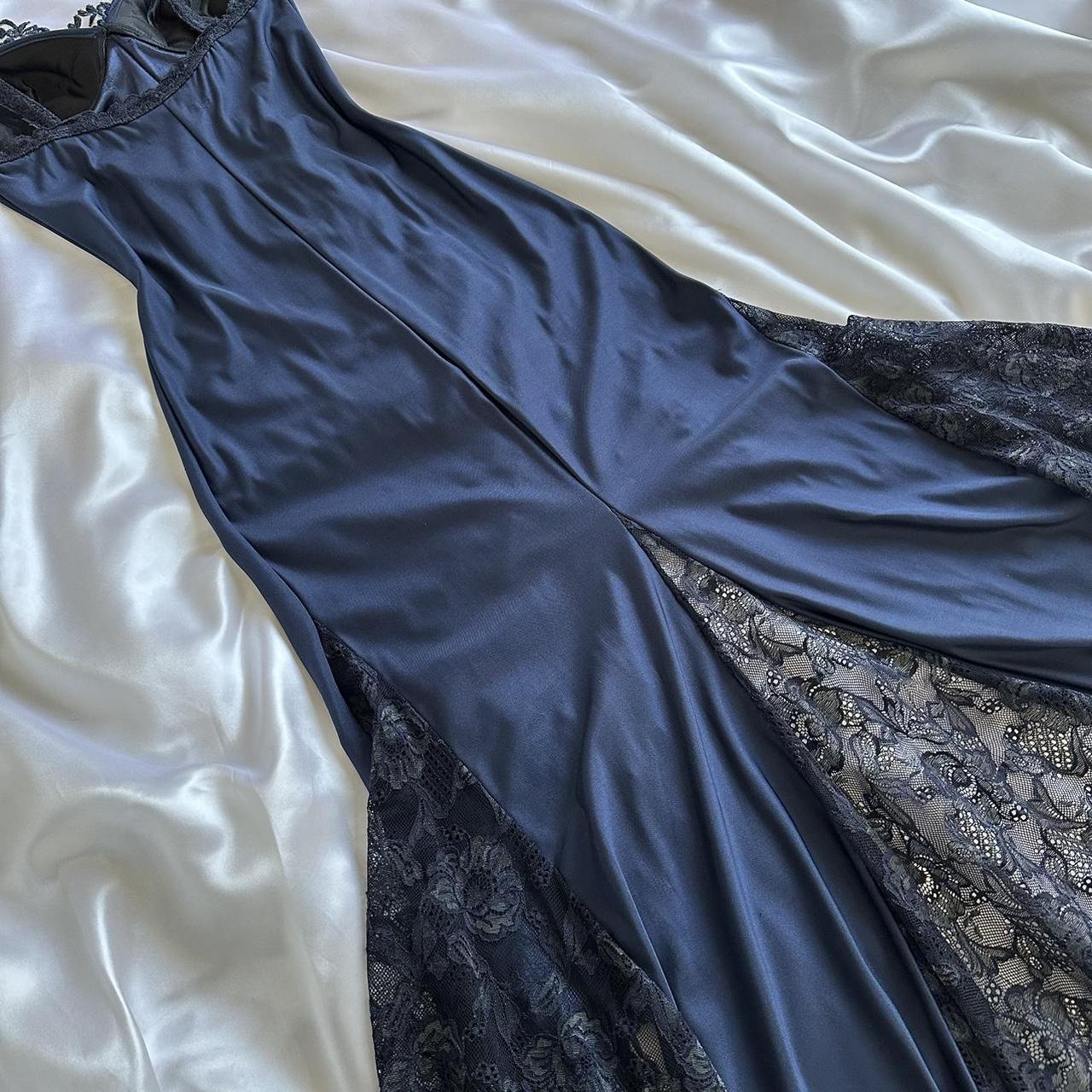 Blue Gorgeous Exquisite Applique Lace Spaghetti Straps Long Satin Prom Dress Evening Dress Party Dress
