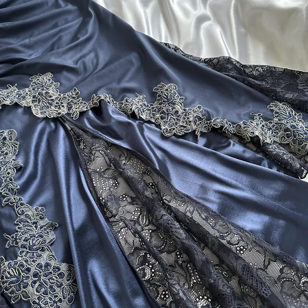 Blue Gorgeous Exquisite Applique Lace Spaghetti Straps Long Satin Prom Dress Evening Dress Party Dress