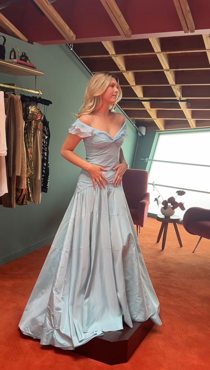 Elegant Blue A-Line Off-Shoulder Long Prom Dresses Vintage Satin Chiffon Formal Evening Dresses