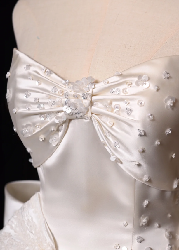 Bow Ivory A Line Sweetheart Neck Lace Satin Mini Homecoming Dress Cocktail Dress