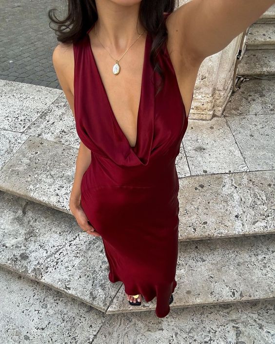 Burgundy Prom Dress Deep V Neck Evening Dress Main image