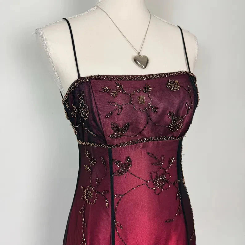Burgundy Spaghetti Straps Exquisite Beaded Long Tulle Ball Gown Evening Dress Prom Dress
