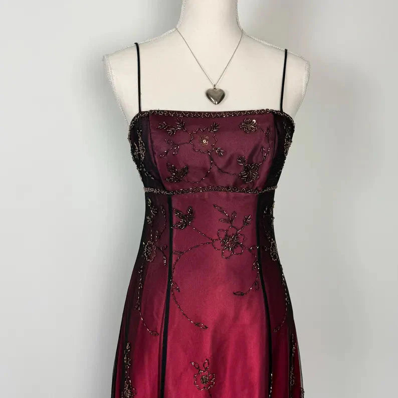 Burgundy Spaghetti Straps Exquisite Beaded Long Tulle Ball Gown Evening Dress Prom Dress